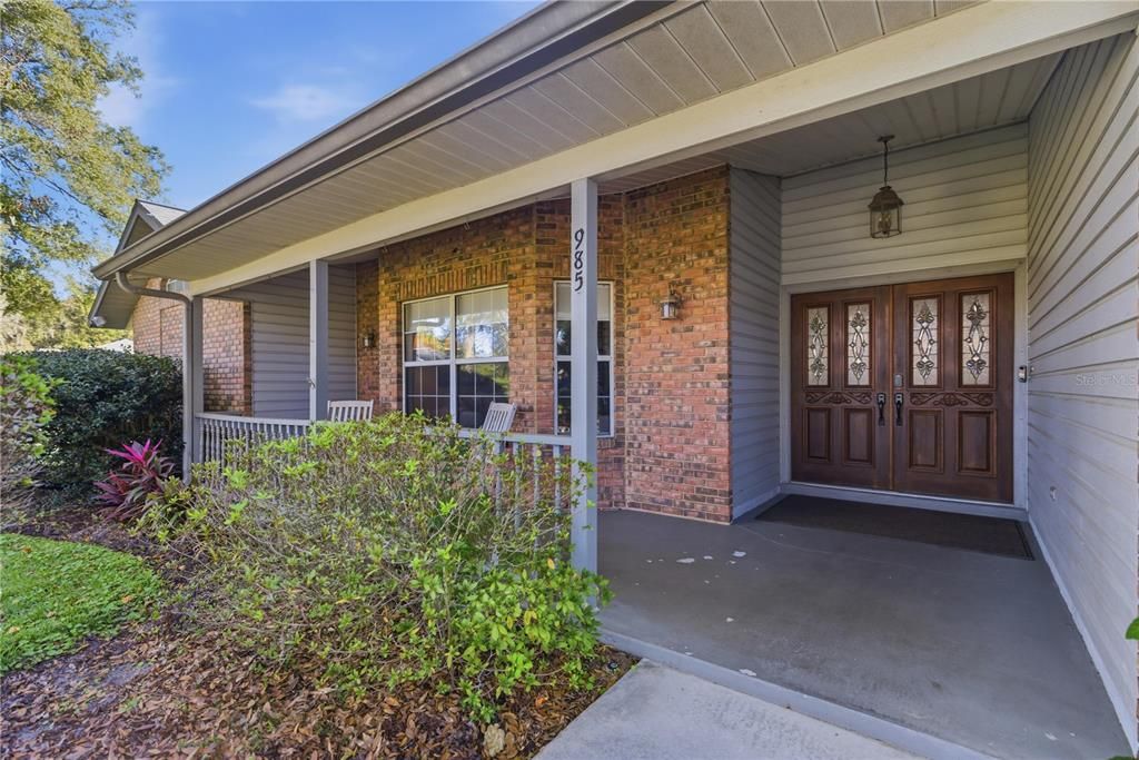 For Sale: $389,900 (3 beds, 2 baths, 2011 Square Feet)