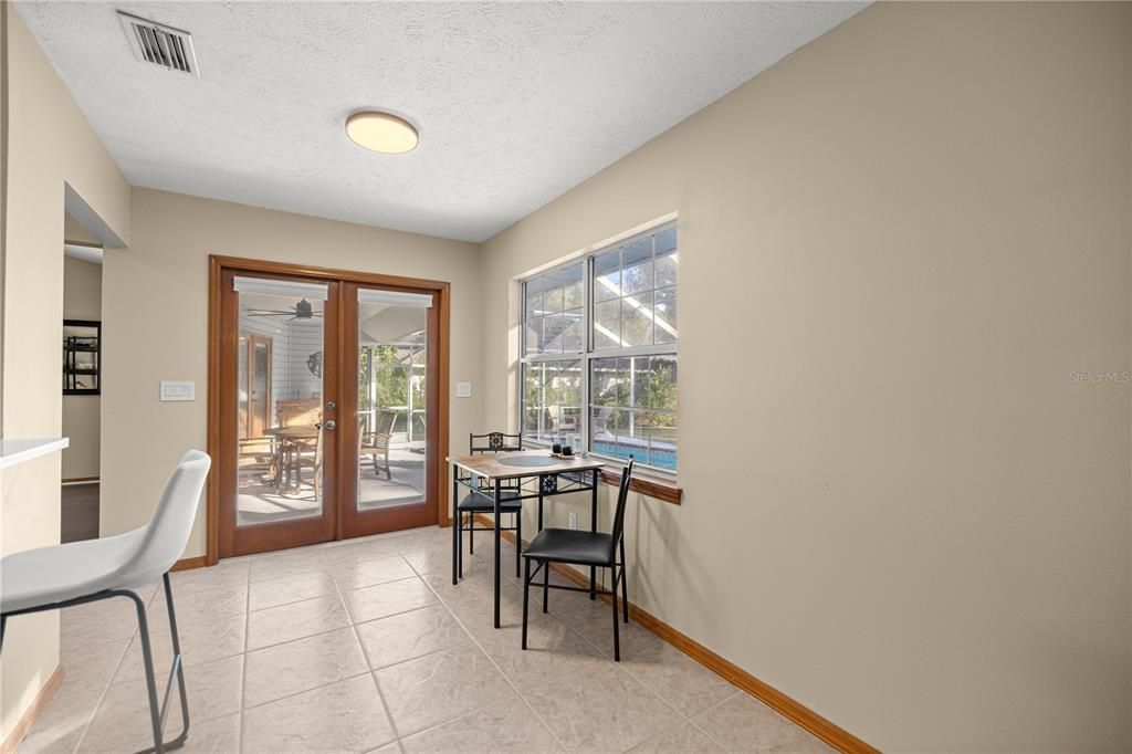 For Sale: $389,900 (3 beds, 2 baths, 2011 Square Feet)