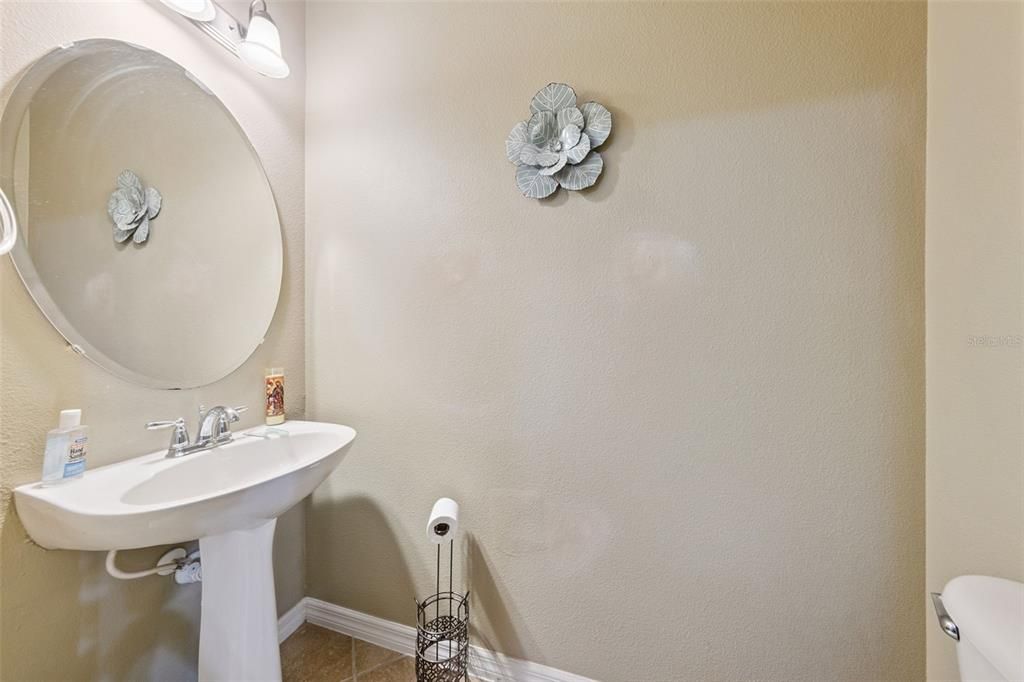 На продажу: $299,990 (3 спален, 2 ванн, 1764 Квадратных фут)