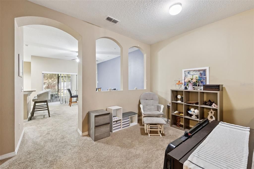 На продажу: $299,990 (3 спален, 2 ванн, 1764 Квадратных фут)