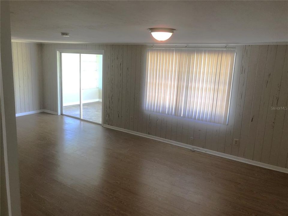 For Rent: $2,200 (4 beds, 3 baths, 1976 Square Feet)