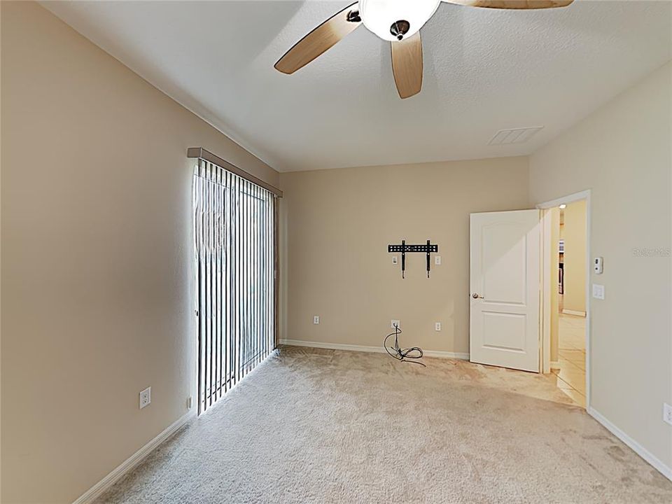 En Venta: $375,000 (4 camas, 2 baños, 2105 Pies cuadrados)