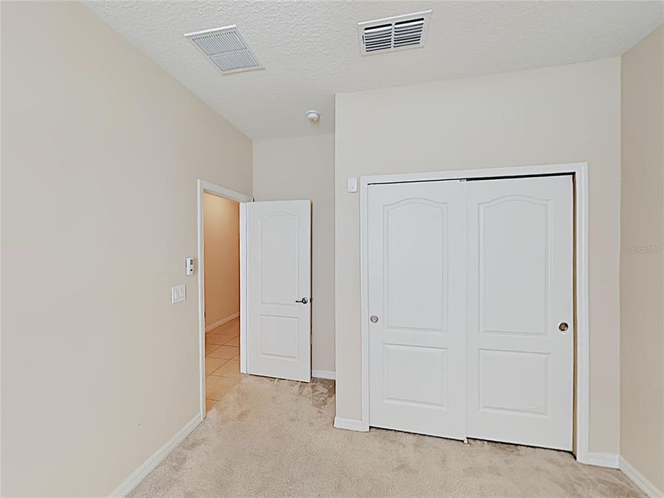 En Venta: $375,000 (4 camas, 2 baños, 2105 Pies cuadrados)