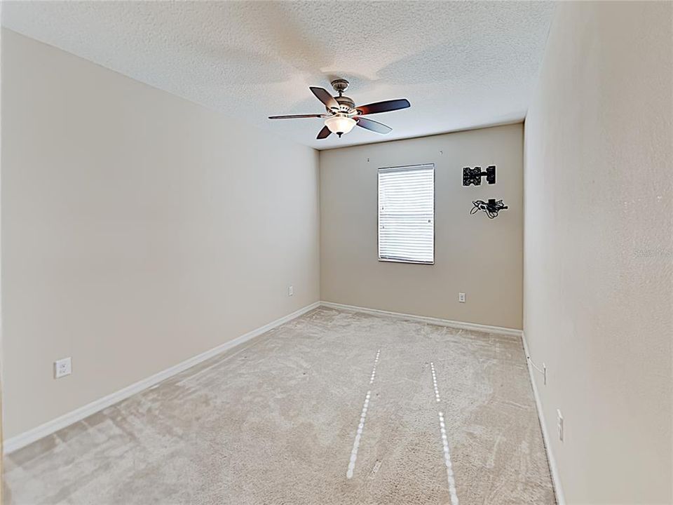 En Venta: $375,000 (4 camas, 2 baños, 2105 Pies cuadrados)