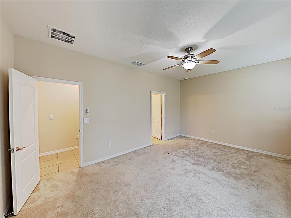 En Venta: $375,000 (4 camas, 2 baños, 2105 Pies cuadrados)