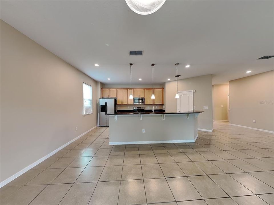 En Venta: $375,000 (4 camas, 2 baños, 2105 Pies cuadrados)