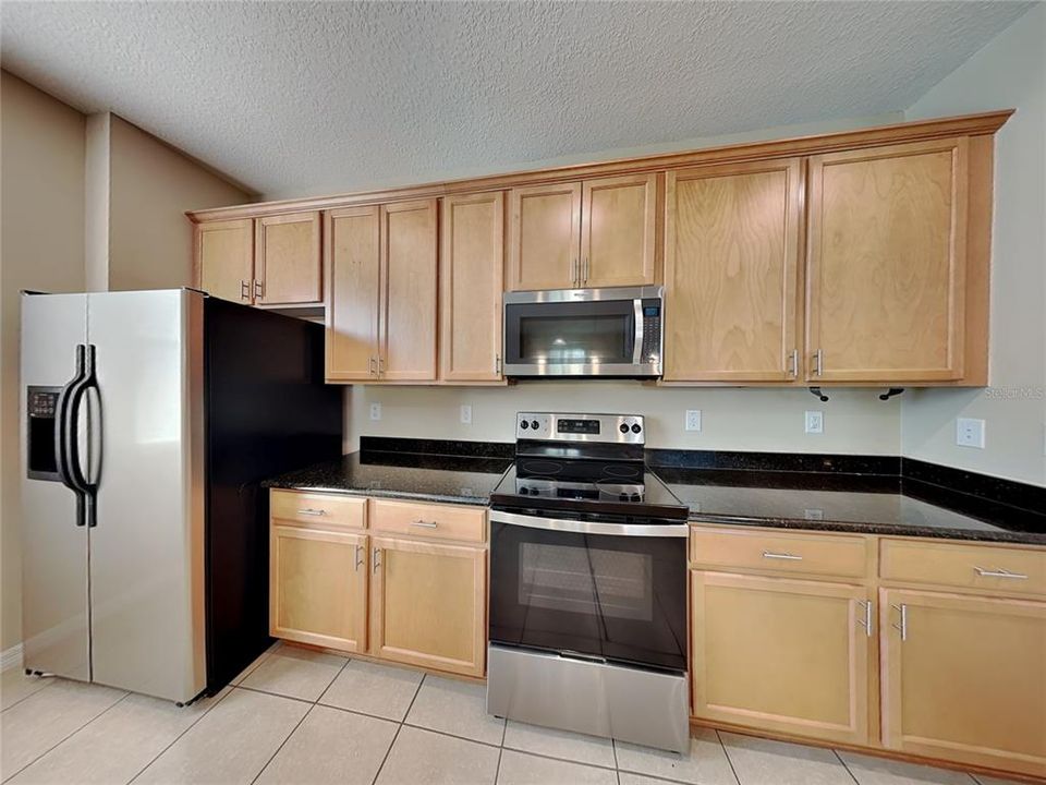 En Venta: $375,000 (4 camas, 2 baños, 2105 Pies cuadrados)