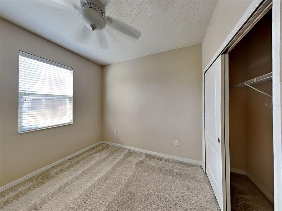 En Venta: $375,000 (4 camas, 2 baños, 2105 Pies cuadrados)