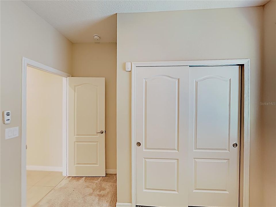 En Venta: $375,000 (4 camas, 2 baños, 2105 Pies cuadrados)