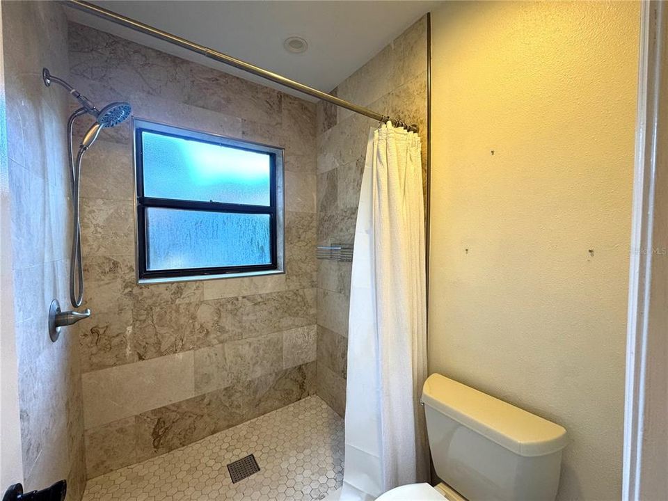 For Rent: $2,999 (3 beds, 2 baths, 1819 Square Feet)