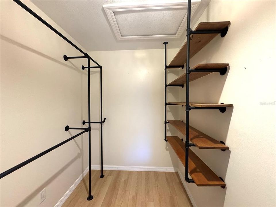 For Rent: $2,999 (3 beds, 2 baths, 1819 Square Feet)