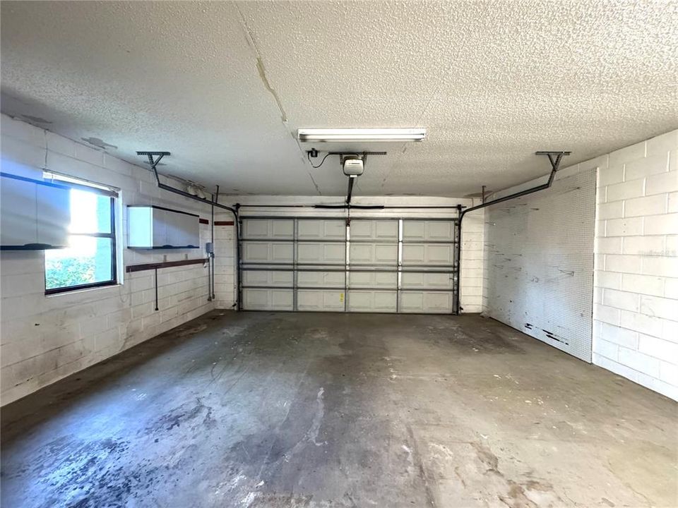 For Rent: $2,999 (3 beds, 2 baths, 1819 Square Feet)