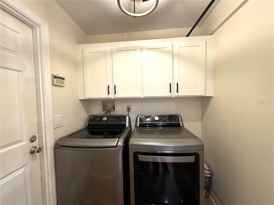 For Rent: $2,999 (3 beds, 2 baths, 1819 Square Feet)