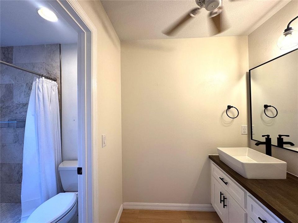 For Rent: $2,999 (3 beds, 2 baths, 1819 Square Feet)