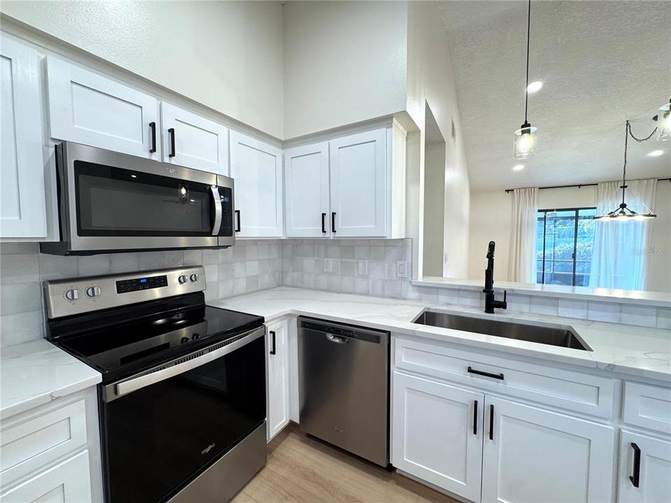 For Rent: $2,999 (3 beds, 2 baths, 1819 Square Feet)