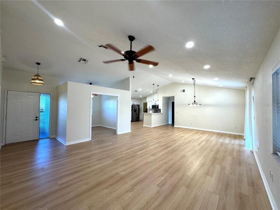 For Rent: $2,999 (3 beds, 2 baths, 1819 Square Feet)