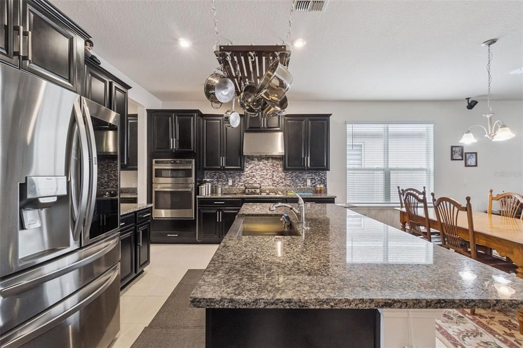 На продажу: $570,000 (4 спален, 3 ванн, 2400 Квадратных фут)