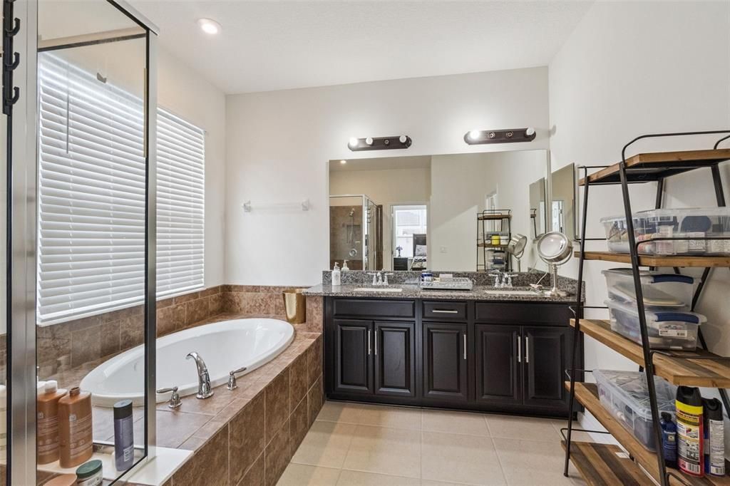 На продажу: $570,000 (4 спален, 3 ванн, 2400 Квадратных фут)