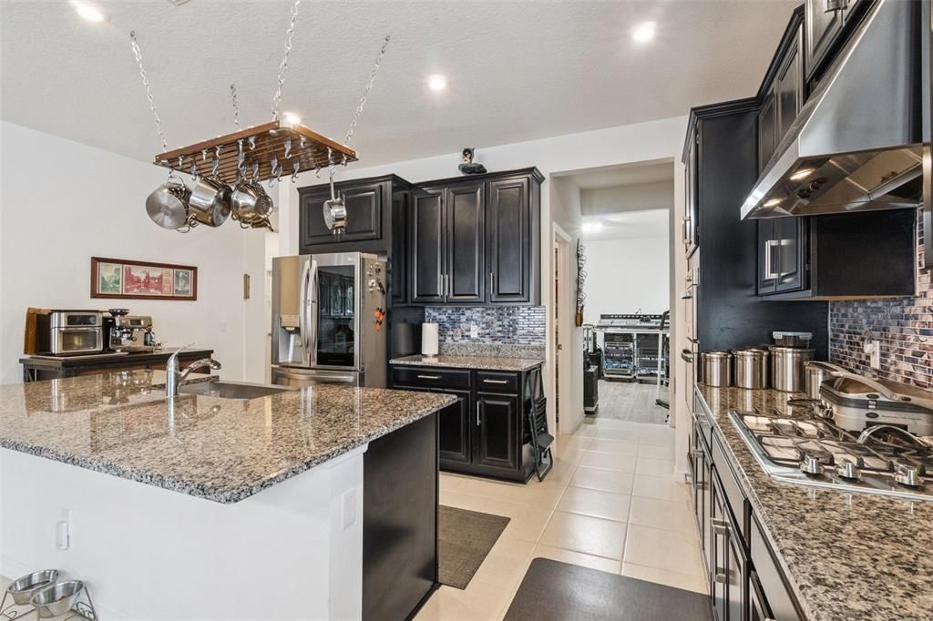 На продажу: $570,000 (4 спален, 3 ванн, 2400 Квадратных фут)