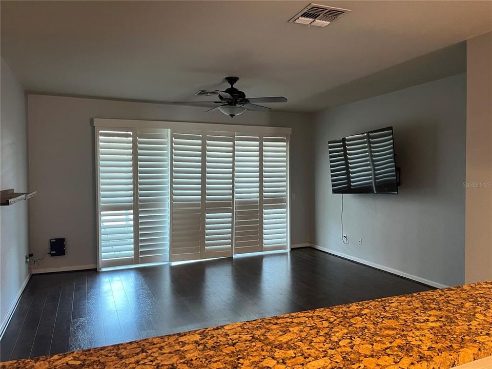 For Sale: $247,400 (3 beds, 2 baths, 1584 Square Feet)
