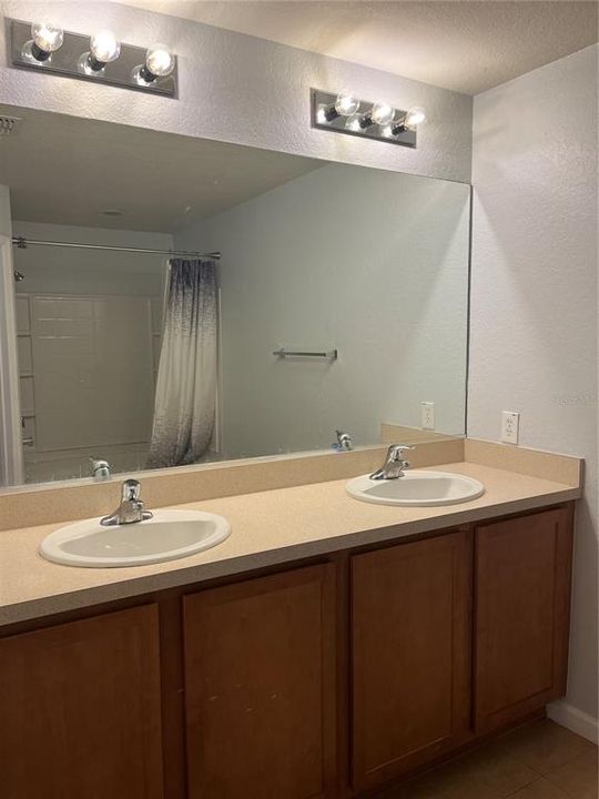 For Sale: $247,400 (3 beds, 2 baths, 1584 Square Feet)