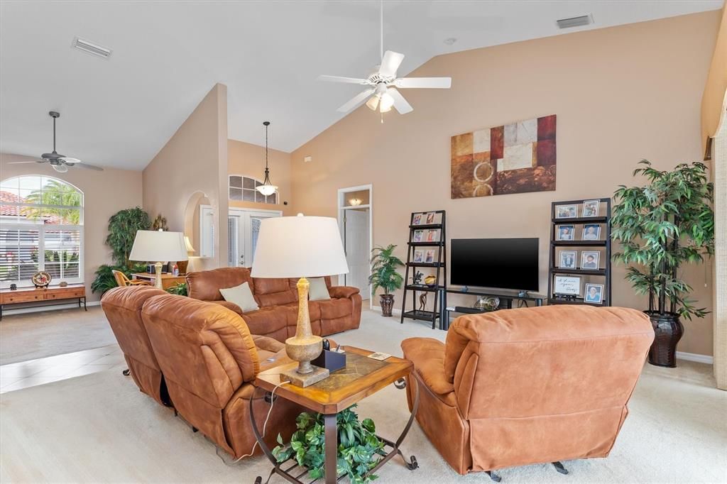 待售: $499,900 (3 贝兹, 2 浴室, 2045 平方英尺)