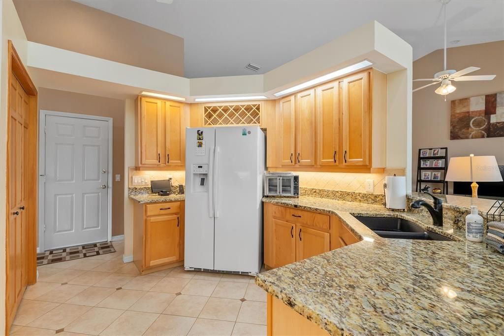 待售: $499,900 (3 贝兹, 2 浴室, 2045 平方英尺)