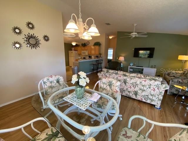 For Sale: $311,900 (2 beds, 2 baths, 1156 Square Feet)