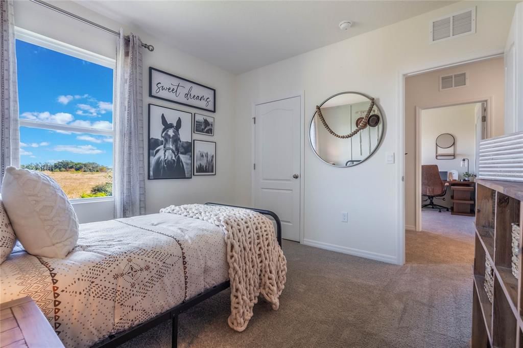 En Venta: $362,990 (5 camas, 3 baños, 2447 Pies cuadrados)