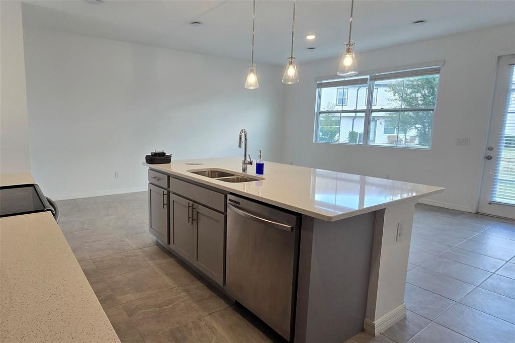 待售: $348,900 (3 贝兹, 2 浴室, 1622 平方英尺)