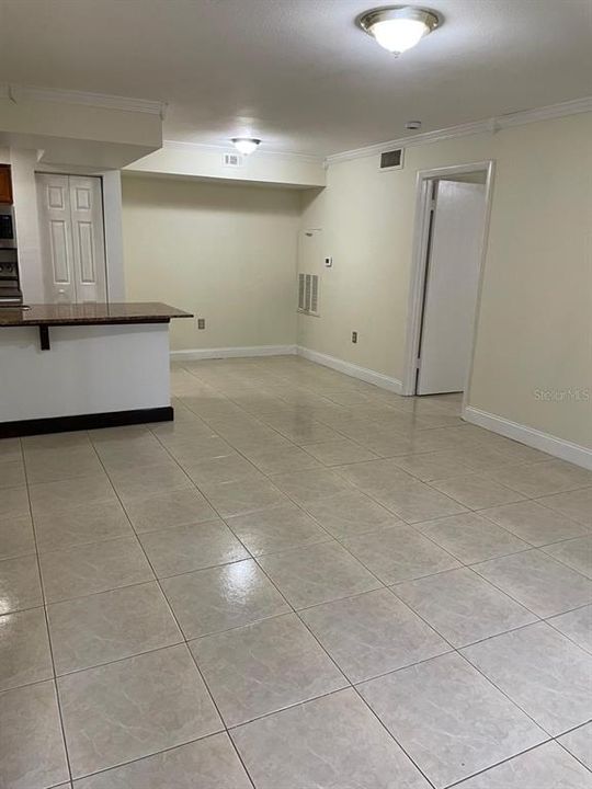 В аренду: $1,800 (2 спален, 2 ванн, 937 Квадратных фут)