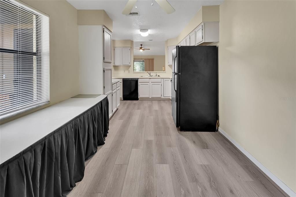 На продажу: $225,000 (2 спален, 2 ванн, 1182 Квадратных фут)