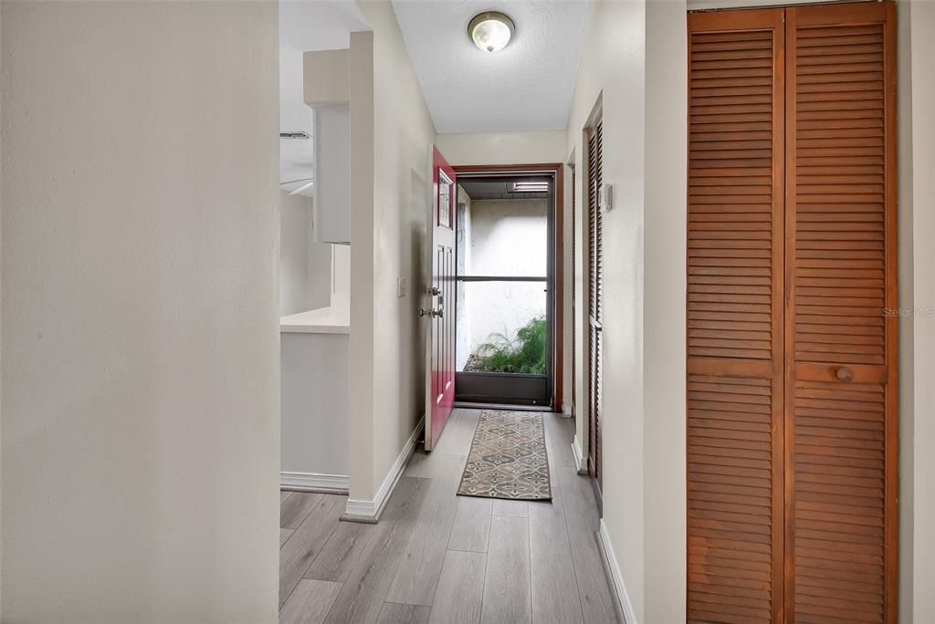 На продажу: $225,000 (2 спален, 2 ванн, 1182 Квадратных фут)