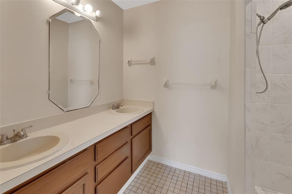 На продажу: $225,000 (2 спален, 2 ванн, 1182 Квадратных фут)