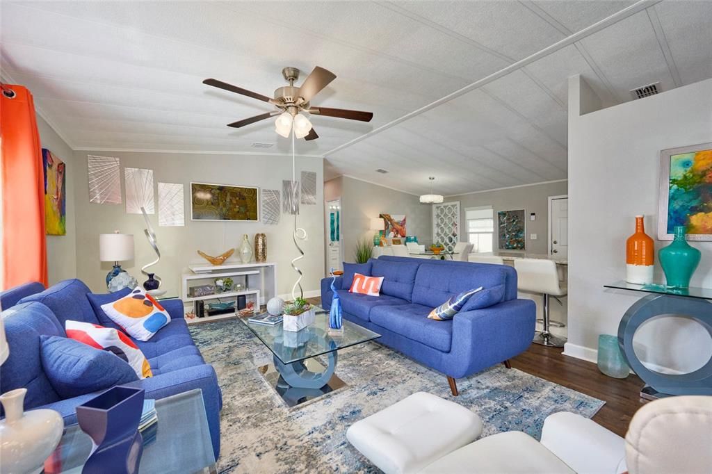 待售: $192,900 (2 贝兹, 2 浴室, 1056 平方英尺)