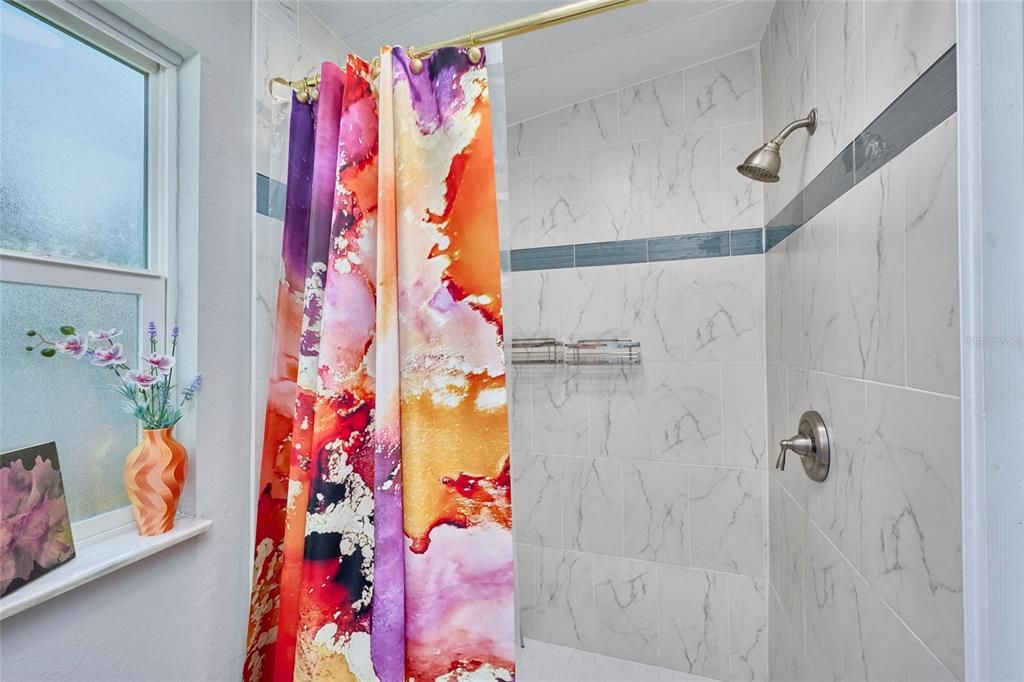 待售: $192,900 (2 贝兹, 2 浴室, 1056 平方英尺)