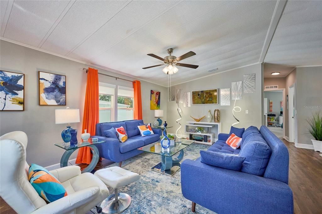 待售: $192,900 (2 贝兹, 2 浴室, 1056 平方英尺)