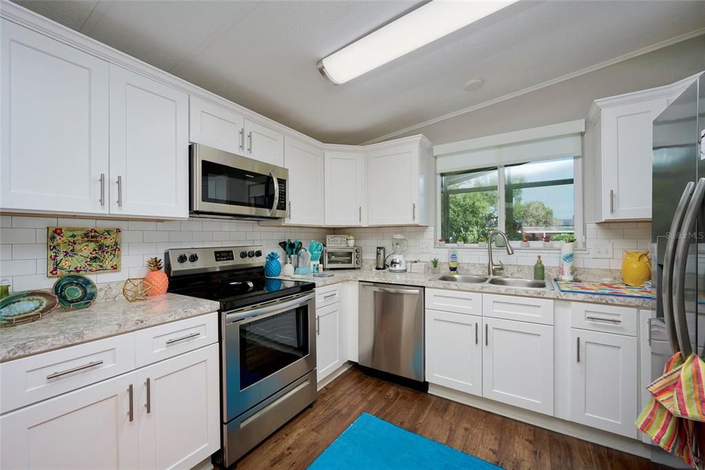 待售: $192,900 (2 贝兹, 2 浴室, 1056 平方英尺)