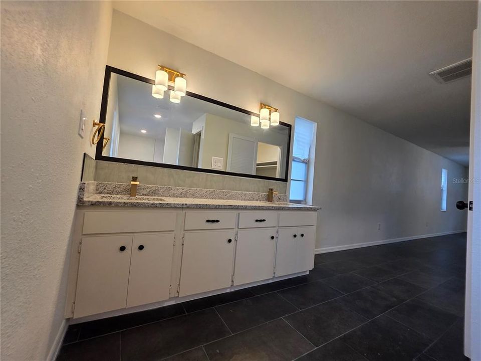 В аренду: $3,000 (4 спален, 2 ванн, 1928 Квадратных фут)