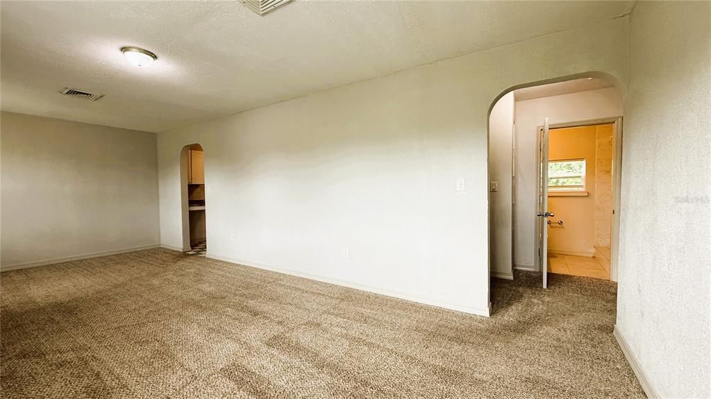 For Sale: $250,000 (3 beds, 2 baths, 1476 Square Feet)