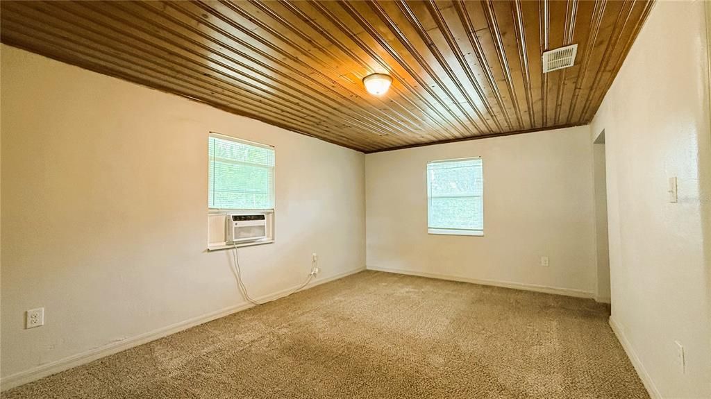 For Sale: $250,000 (3 beds, 2 baths, 1476 Square Feet)