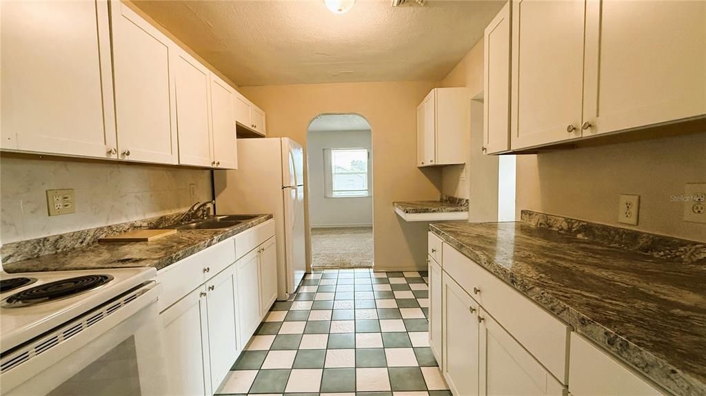 For Sale: $250,000 (3 beds, 2 baths, 1476 Square Feet)