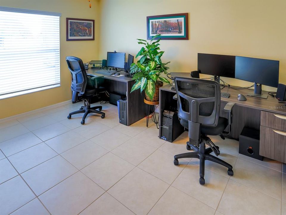 待售: $399,000 (4 贝兹, 3 浴室, 2577 平方英尺)