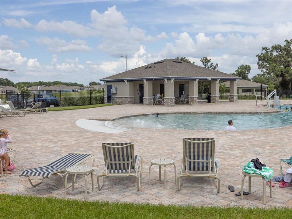 待售: $399,000 (4 贝兹, 3 浴室, 2577 平方英尺)