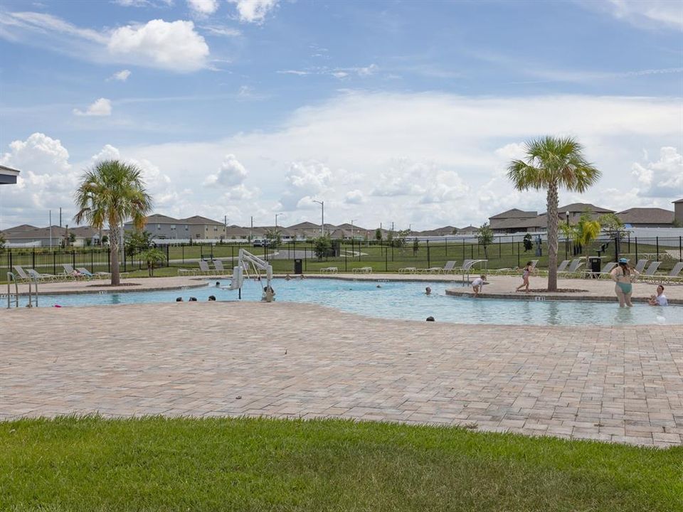 待售: $399,000 (4 贝兹, 3 浴室, 2577 平方英尺)