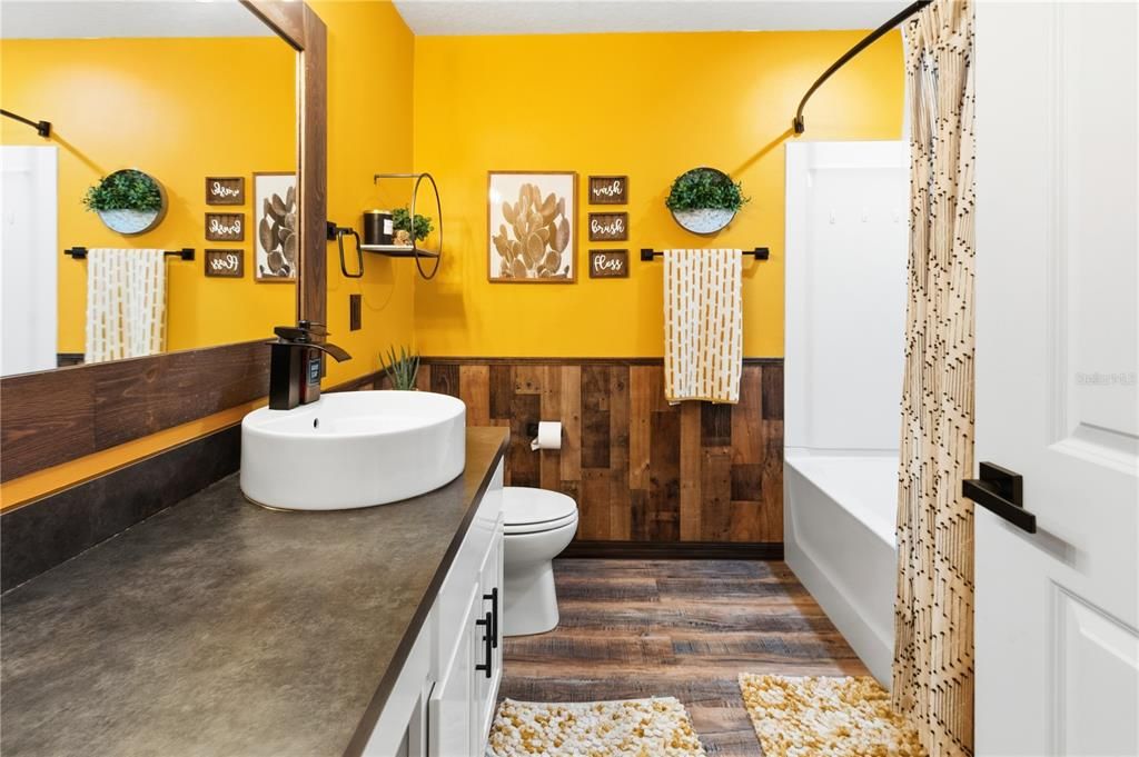 For Sale: $325,000 (4 beds, 2 baths, 1983 Square Feet)