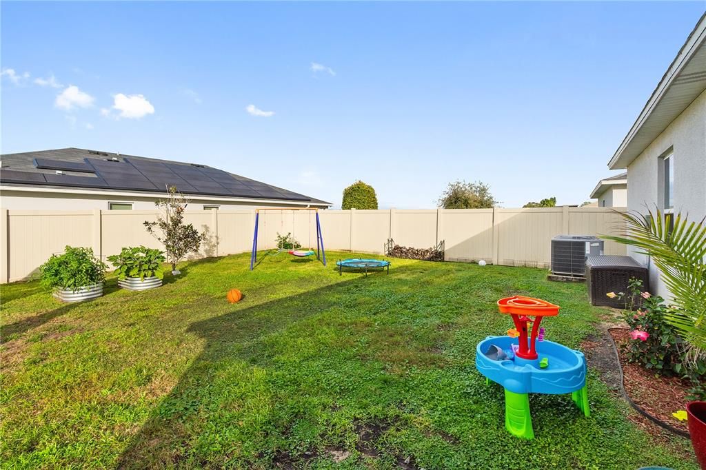 For Sale: $325,000 (4 beds, 2 baths, 1983 Square Feet)