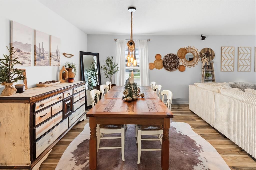 For Sale: $325,000 (4 beds, 2 baths, 1983 Square Feet)