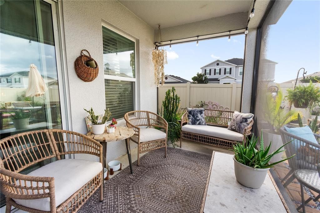 For Sale: $325,000 (4 beds, 2 baths, 1983 Square Feet)