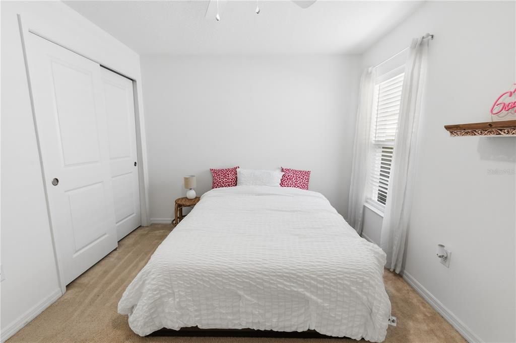 For Sale: $325,000 (4 beds, 2 baths, 1983 Square Feet)